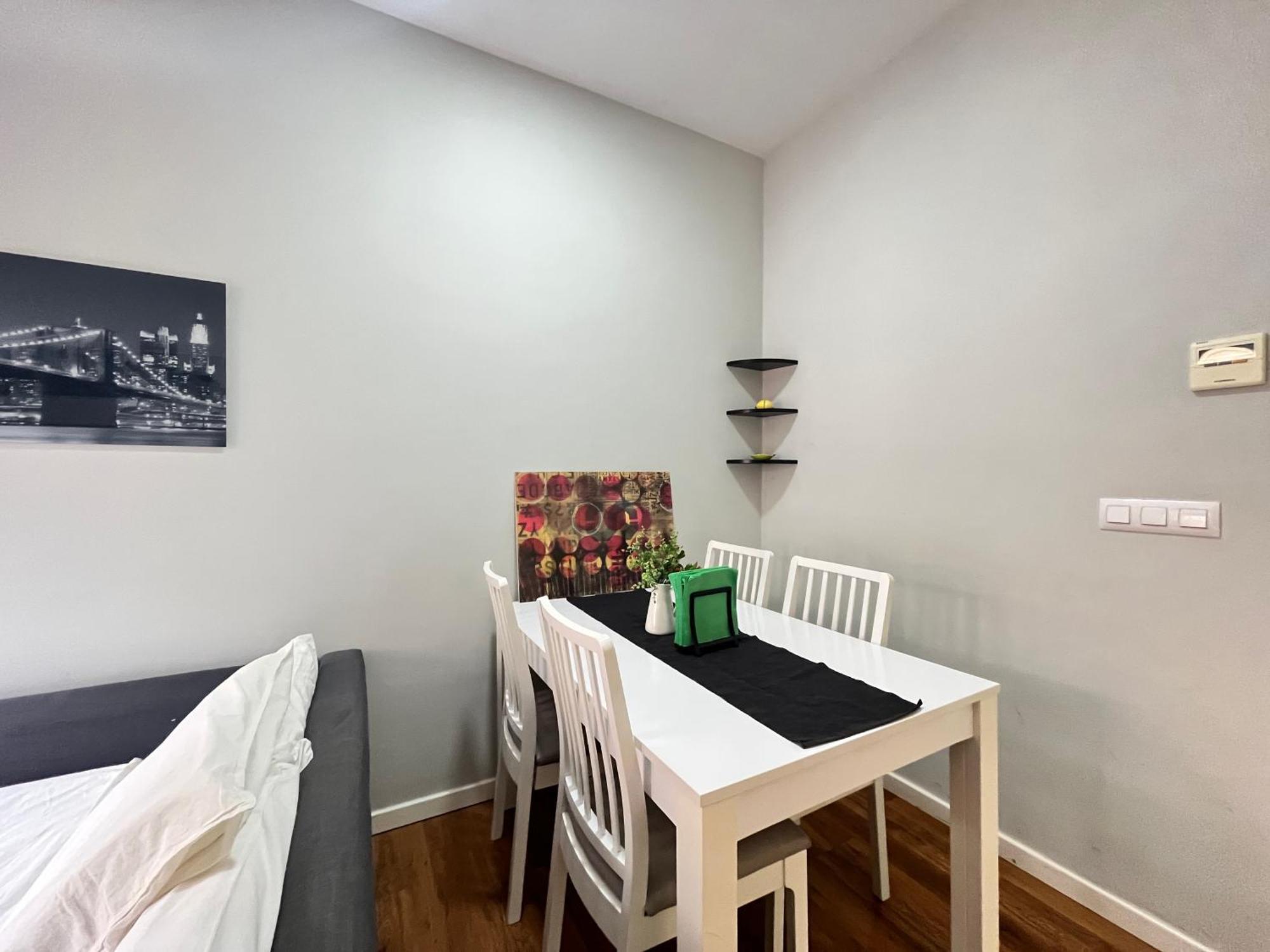 Exclusivo En Sol Exterior Bar Temporal Apartment มาดริด ภายนอก รูปภาพ